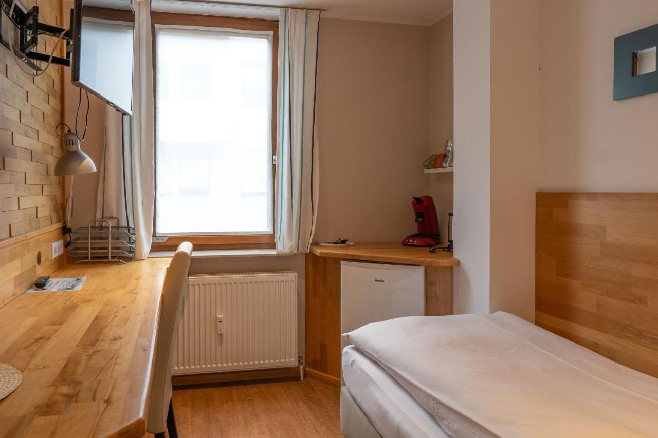Warum Ins Hotel Neckarsulm Eksteriør billede