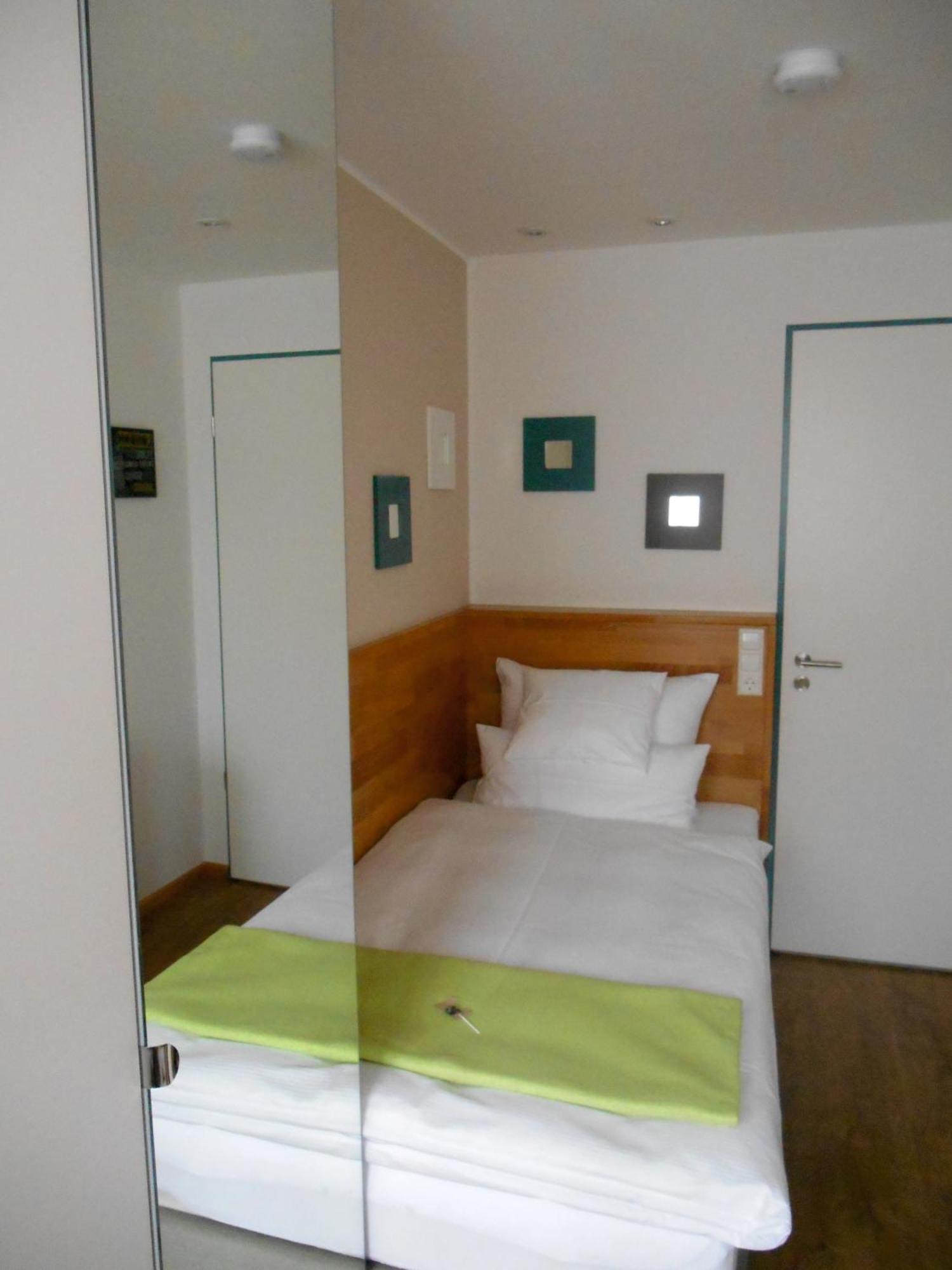 Warum Ins Hotel Neckarsulm Eksteriør billede