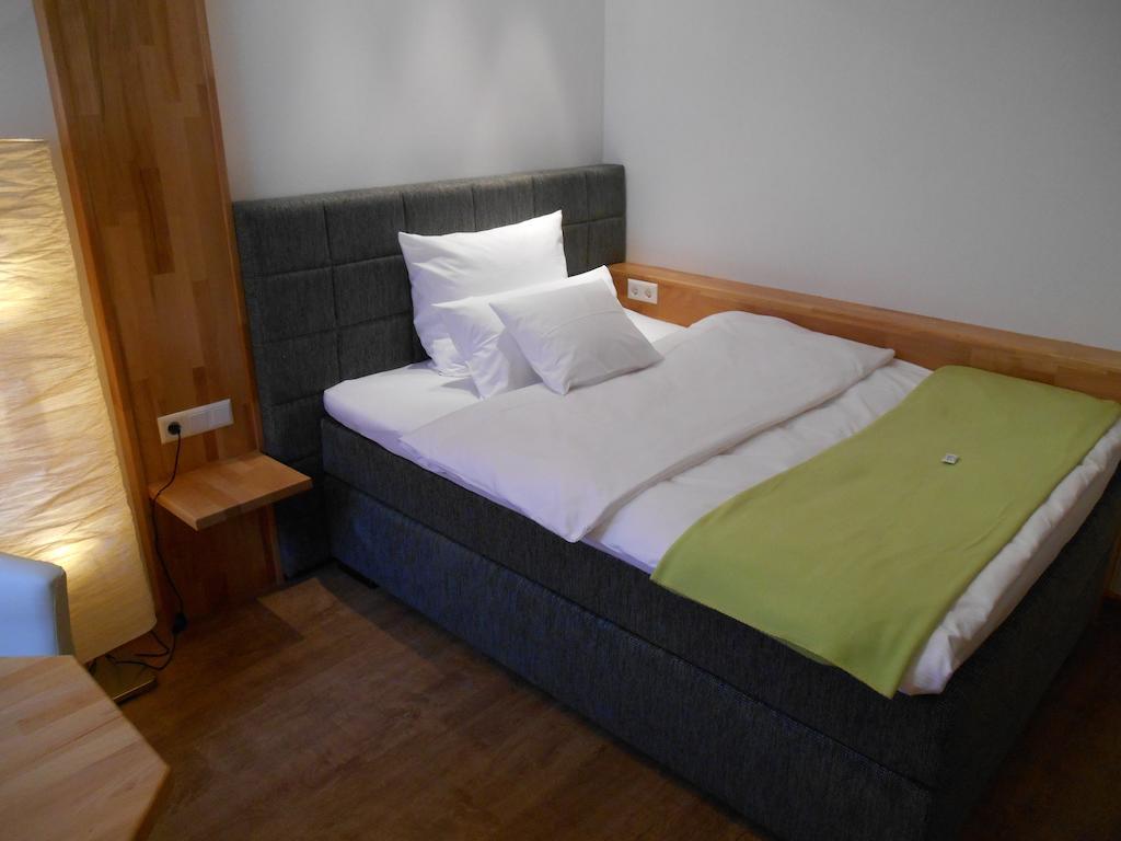 Warum Ins Hotel Neckarsulm Værelse billede