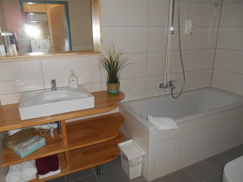 Warum Ins Hotel Neckarsulm Eksteriør billede